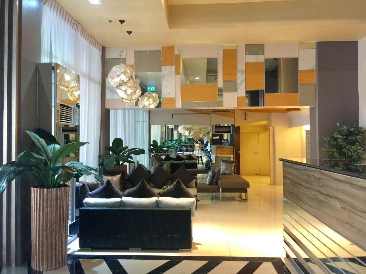 A Cozy Fully Furnished Private Room In Condominium Unit. 宿务 外观 照片