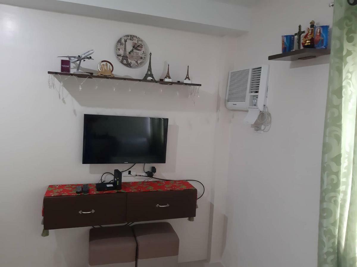A Cozy Fully Furnished Private Room In Condominium Unit. 宿务 外观 照片